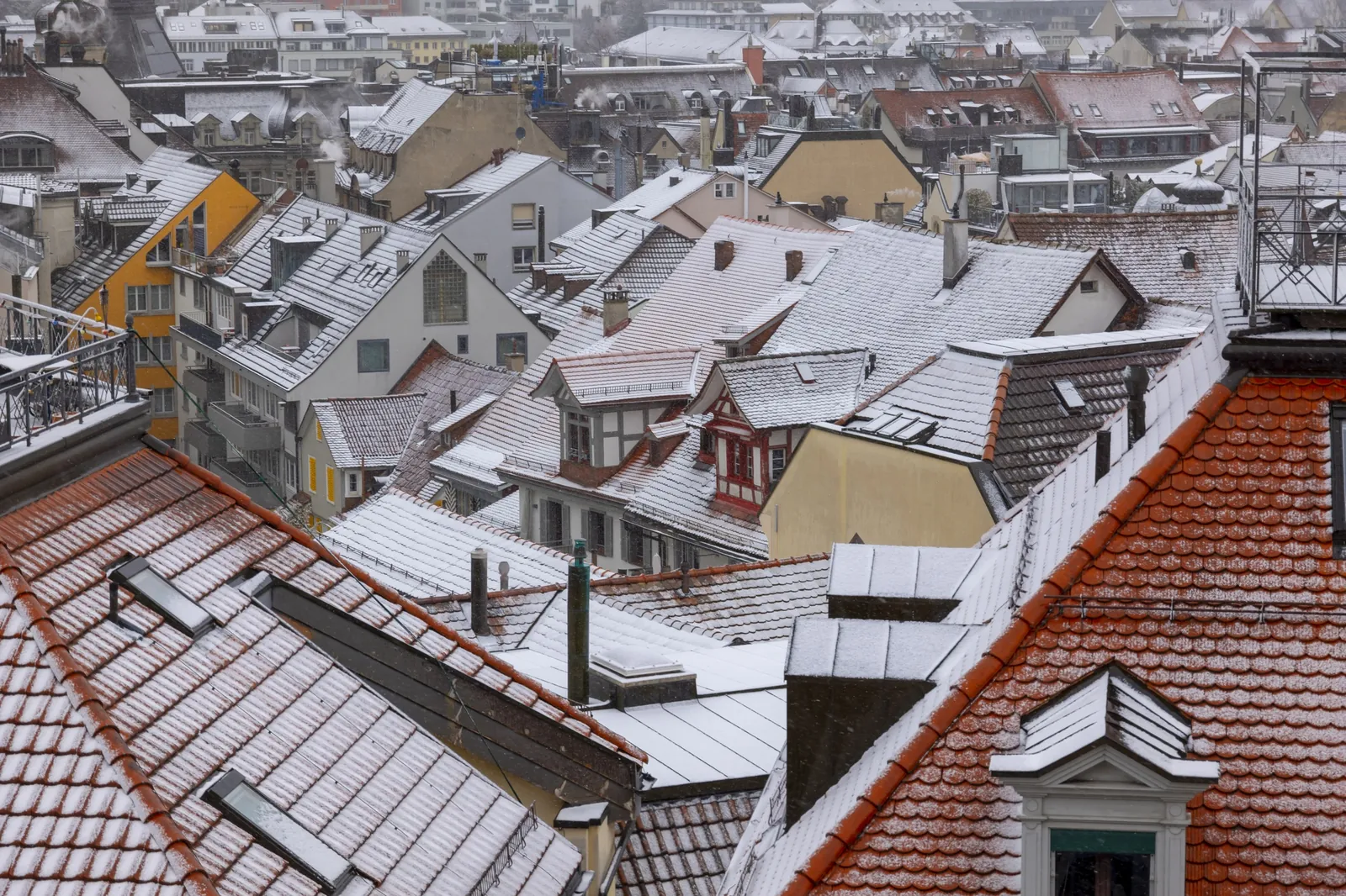 Ice Dam Removal — Luna's Roofing Service PC