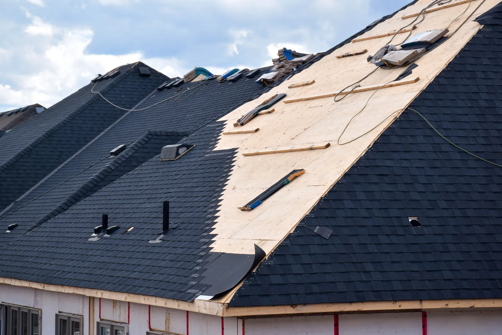 Roofing contractor in Cicero, IL