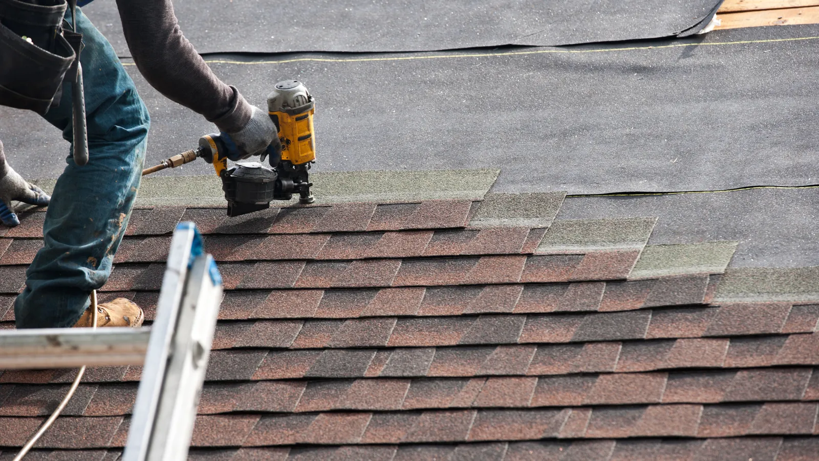 Roofing — Luna's Roofing Service PC