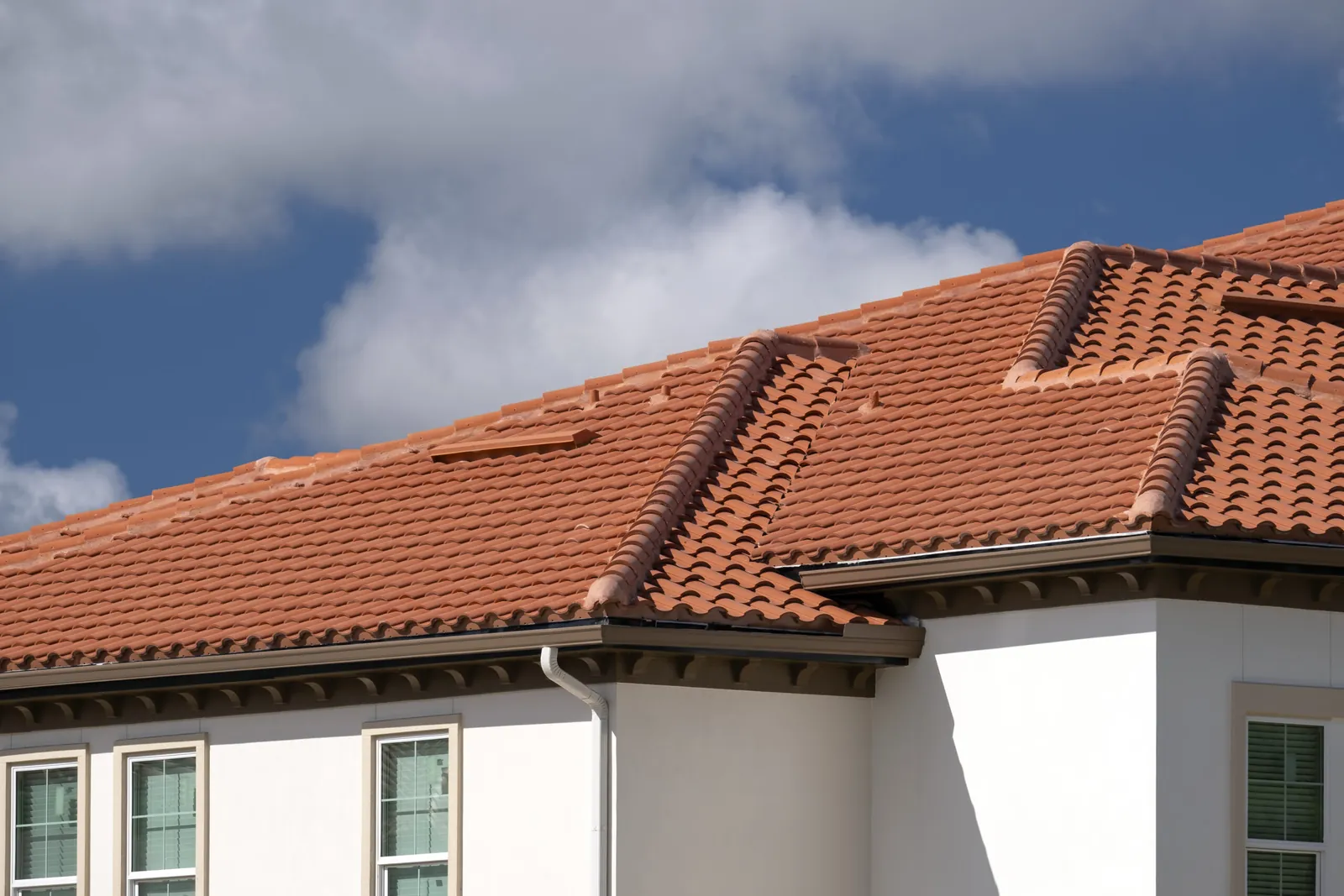 Wood Shake Roofing — Luna's Roofing Service PC