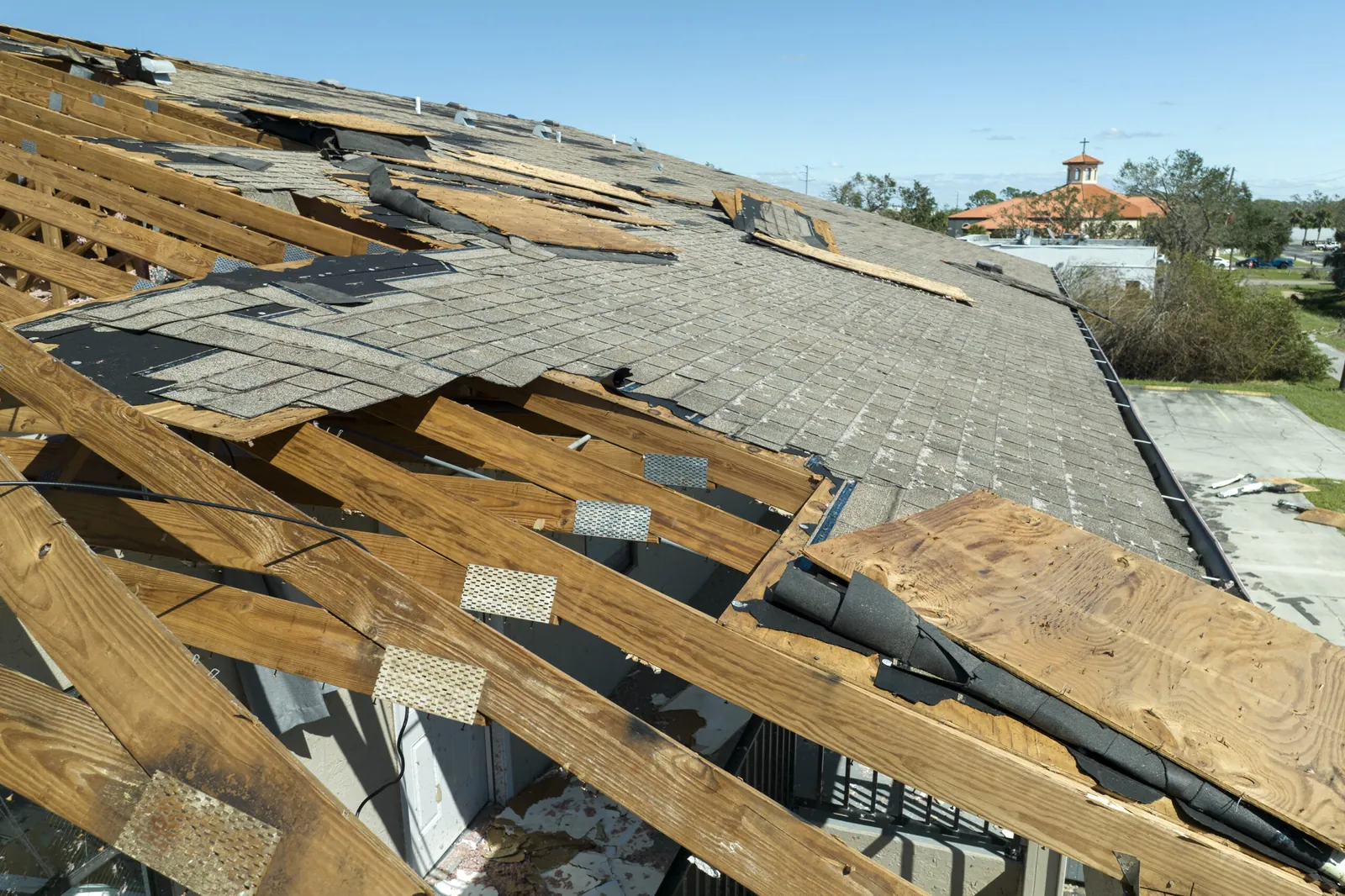 Emergency Roof Repair — Luna's Roofing Service PC